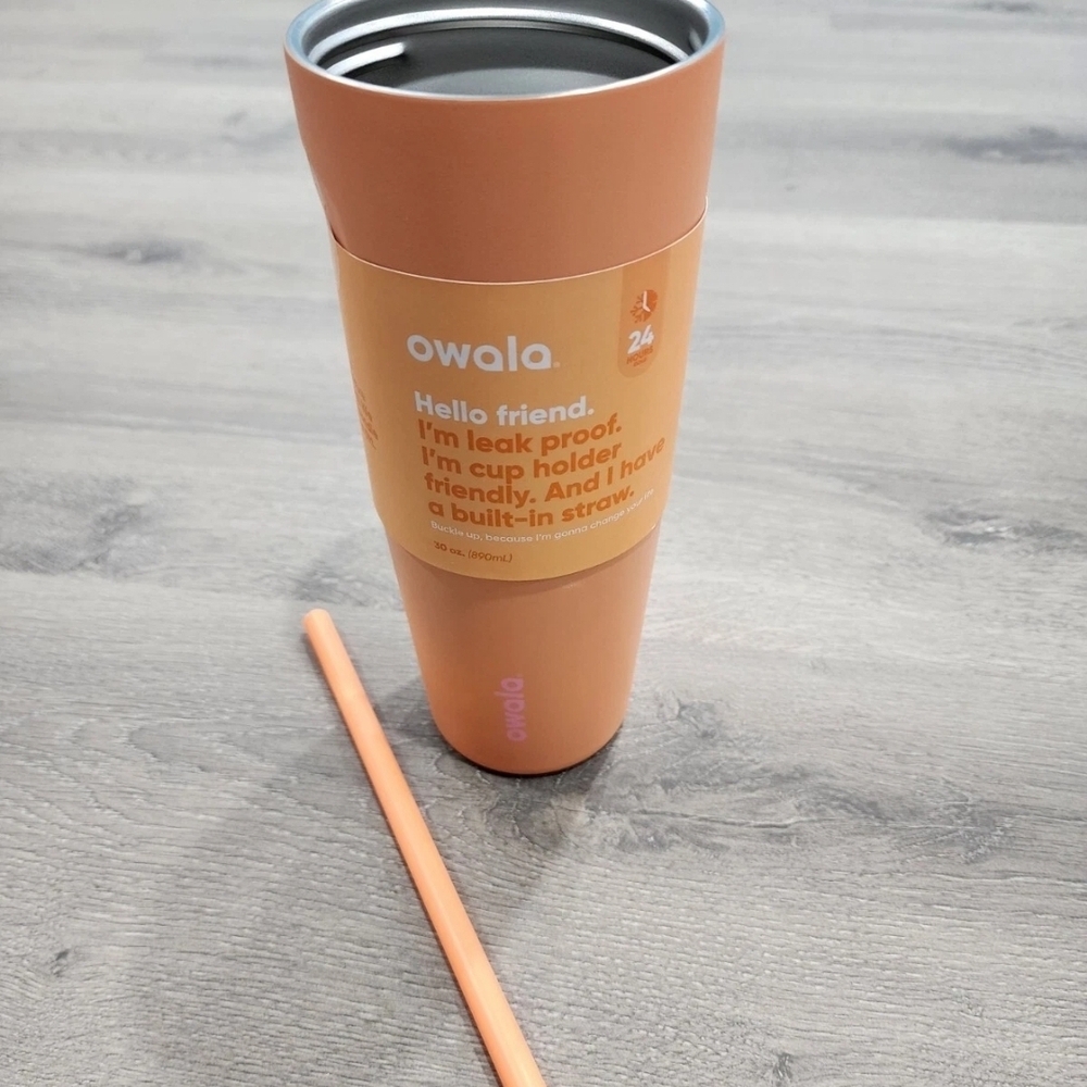 Owala FreeSip Sway Water Bottle / 30oz / Color: Tangy Tango. See description.